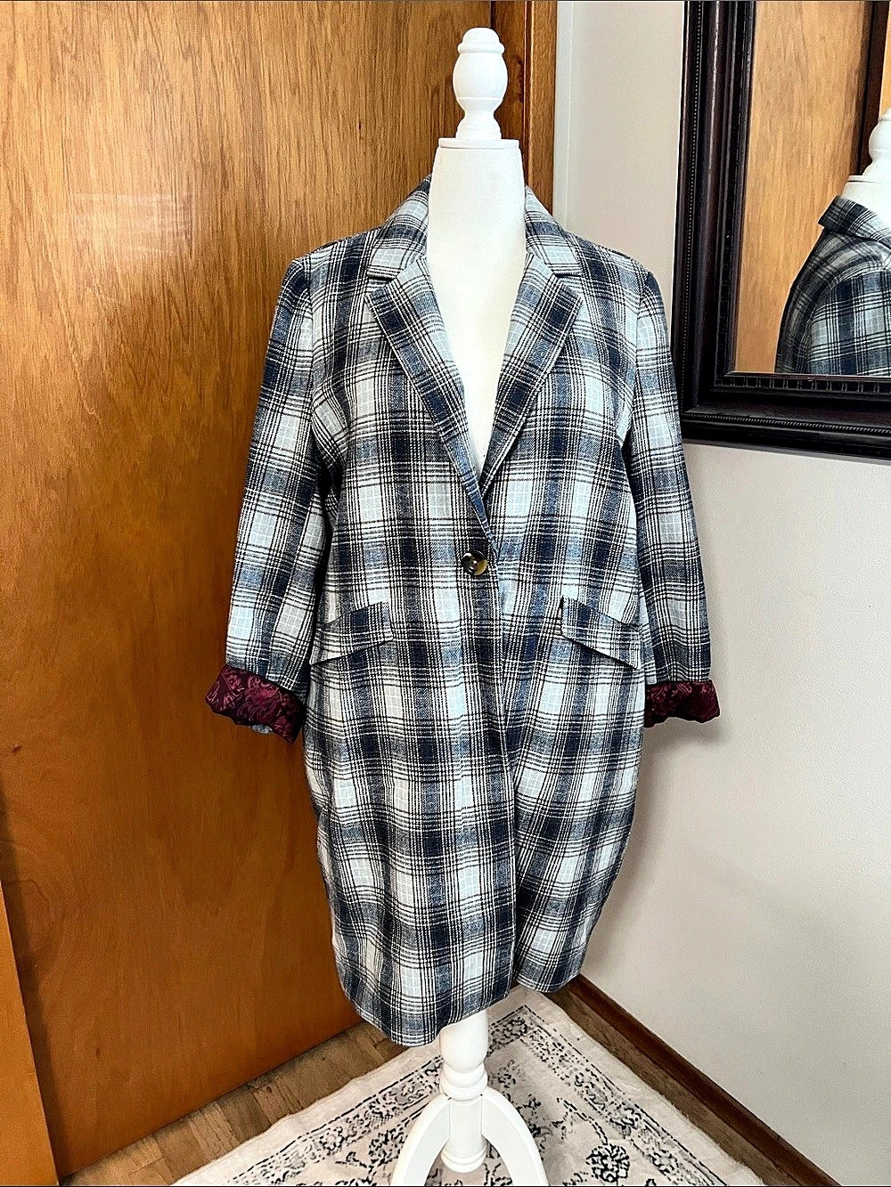 Sundance Plaid Blazer in Light & Dark Blue with Tan stripes XL Like New